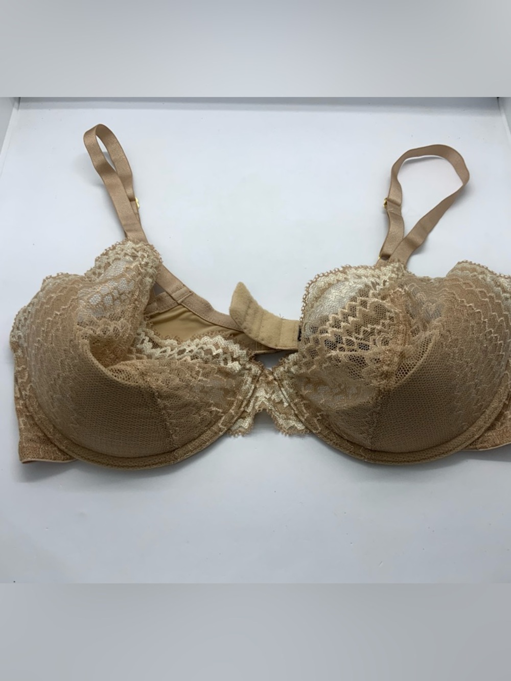 NATORI Lace Underwire Bra in Nude CA 61955